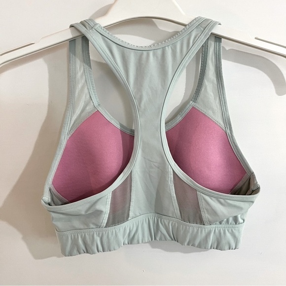 PINK Victoria’s Secret Ultimate lightly lined. Light green Sports Bra Size Small - Picture 4 of 10